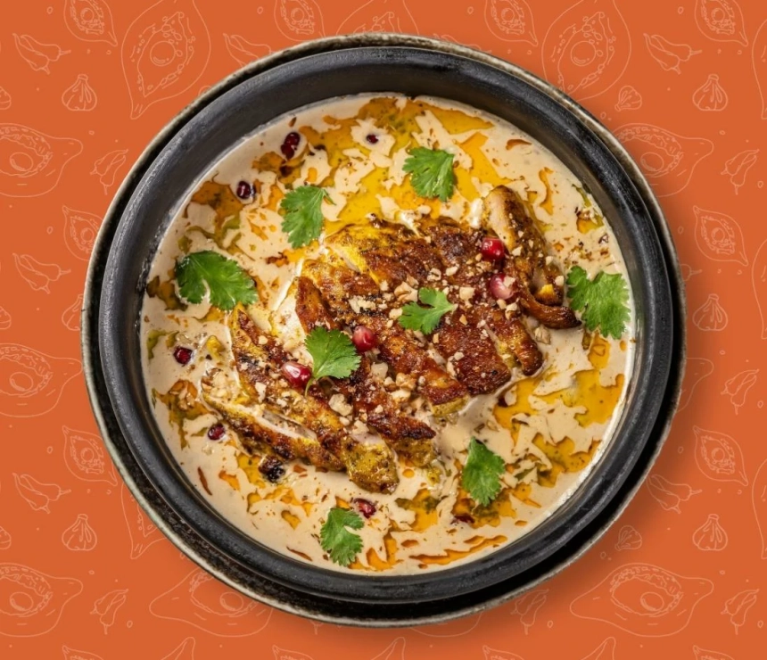 Курочка в соусі Чкмерулі